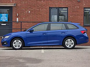 Used 2022 Skoda Octavia Se Blue - Interior and Exterior details 9