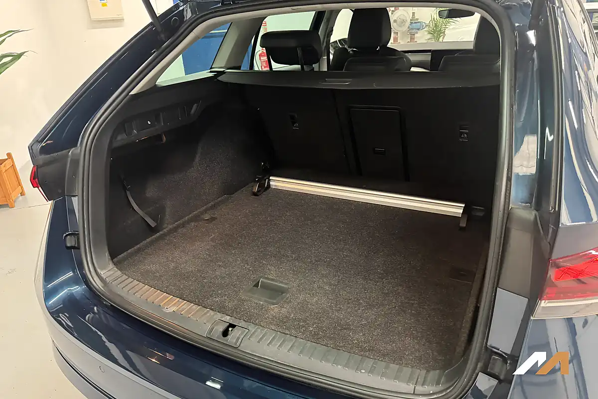 Used 2022 Skoda Octavia Se L Blue - Interior and Exterior details 16