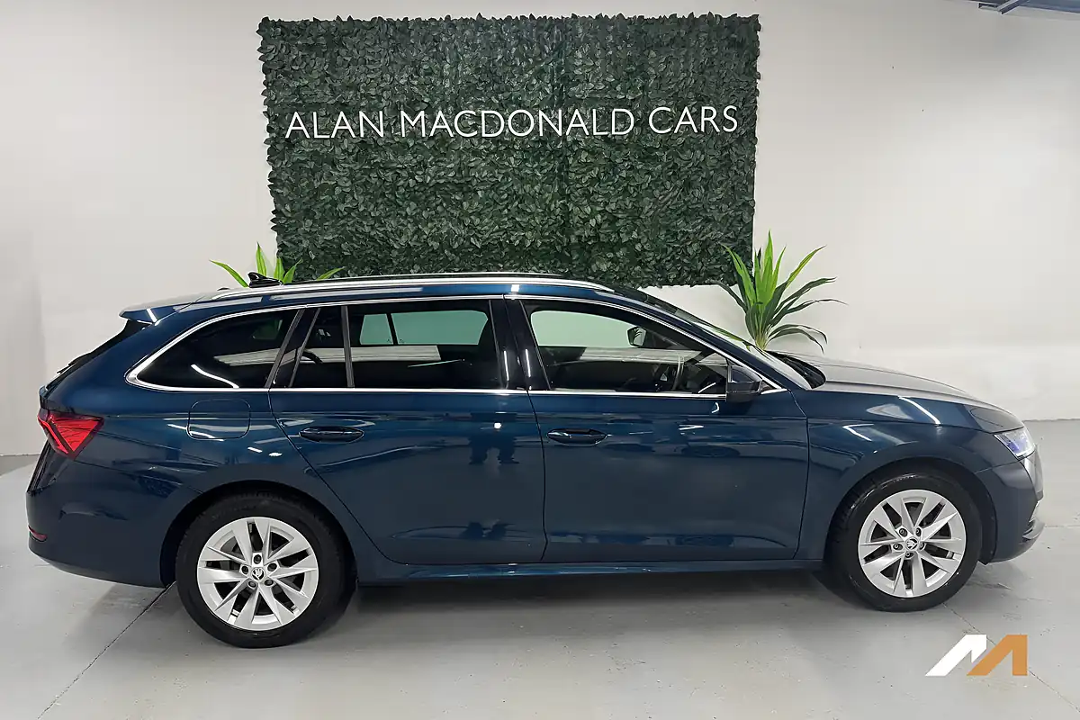 Used 2022 Skoda Octavia Se L Blue - Interior and Exterior details 9