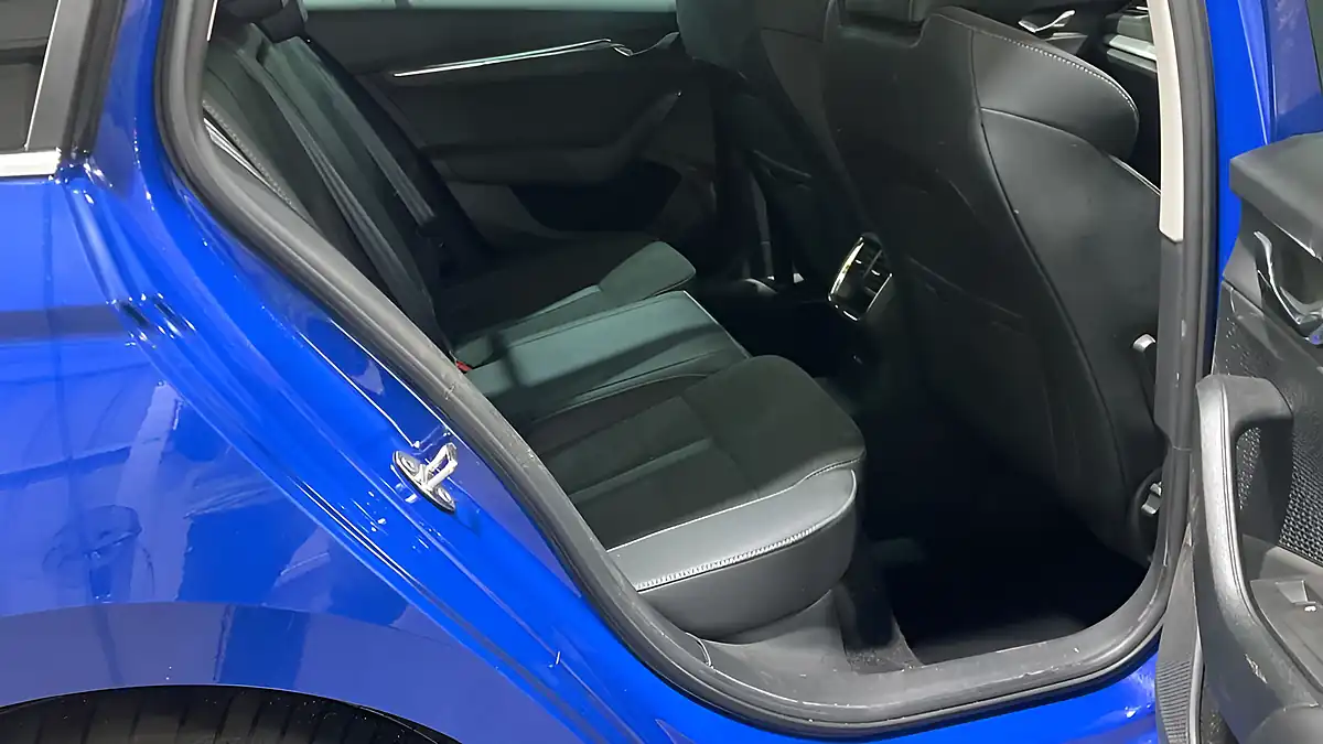 Used 2022 Skoda Octavia Se L Blue - Interior and Exterior details 18