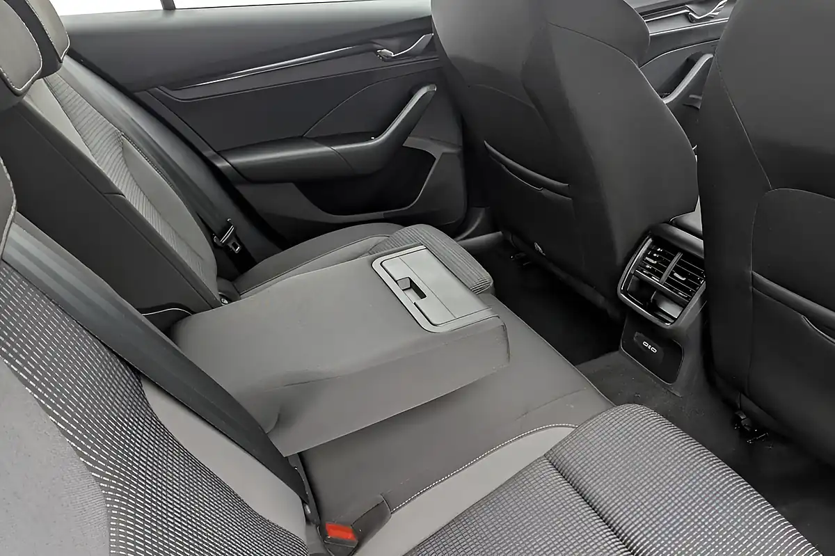 Used 2022 Skoda Octavia Se Technology Black - Interior and Exterior details 15