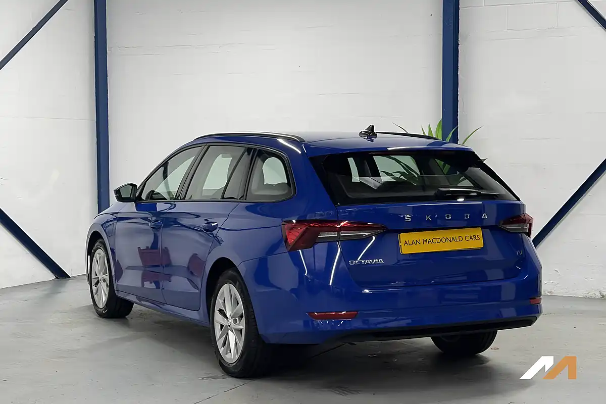 Used 2022 Skoda Octavia Se Technology Blue - Interior and Exterior details 2
