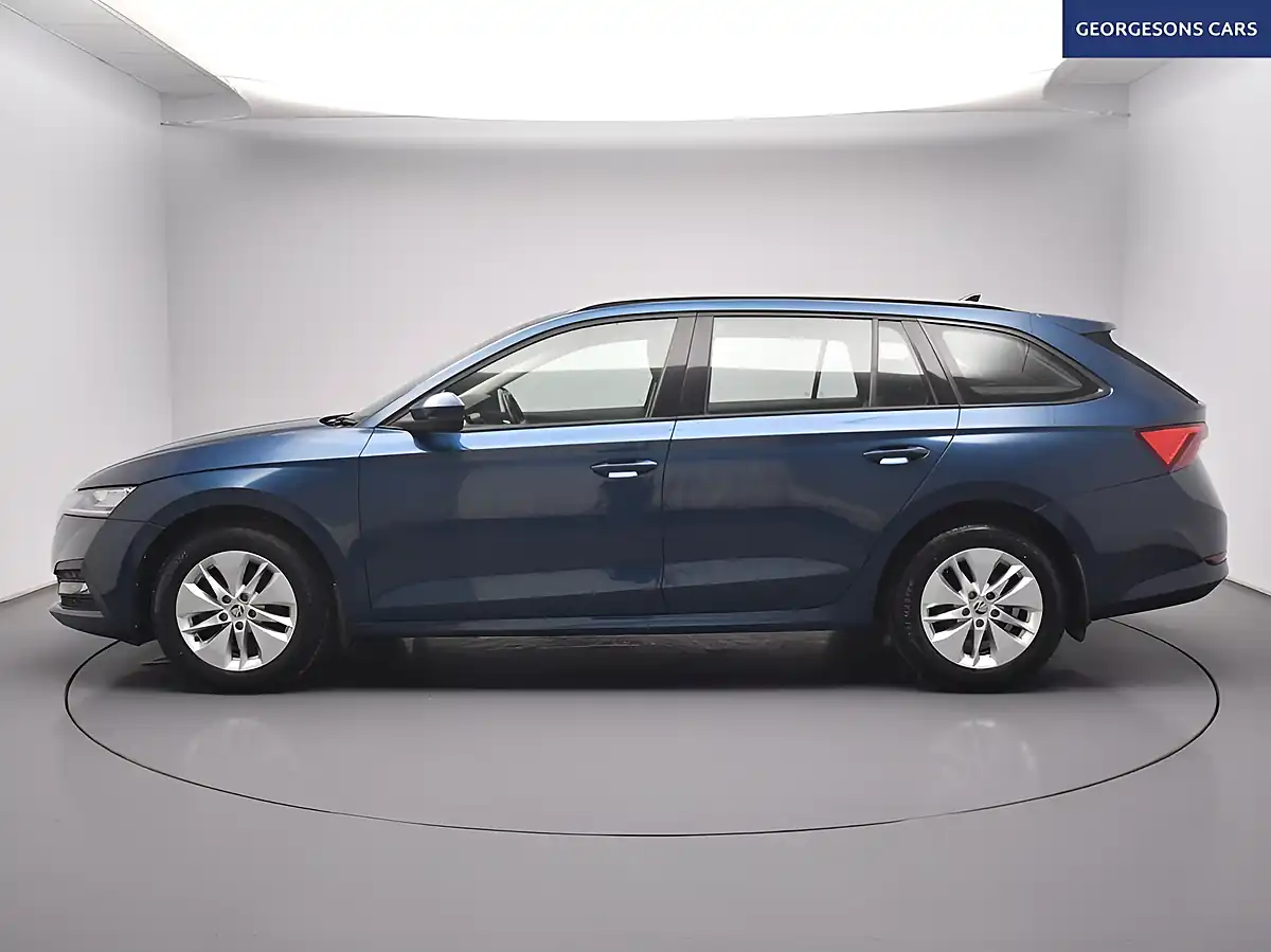 Used 2022 Skoda Octavia Se Technology Blue - Interior and Exterior details 3