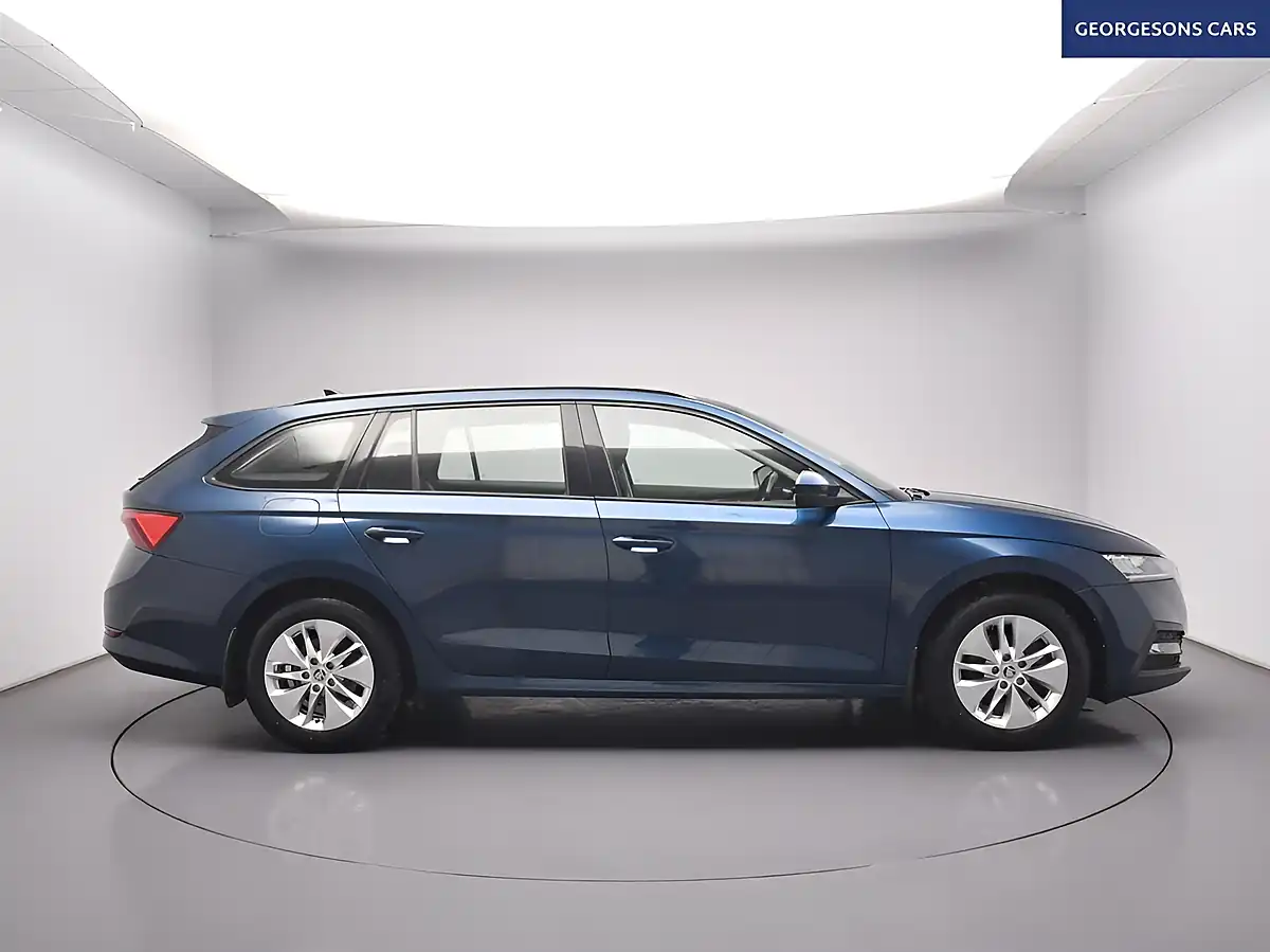Used 2022 Skoda Octavia Se Technology Blue - Interior and Exterior details 6