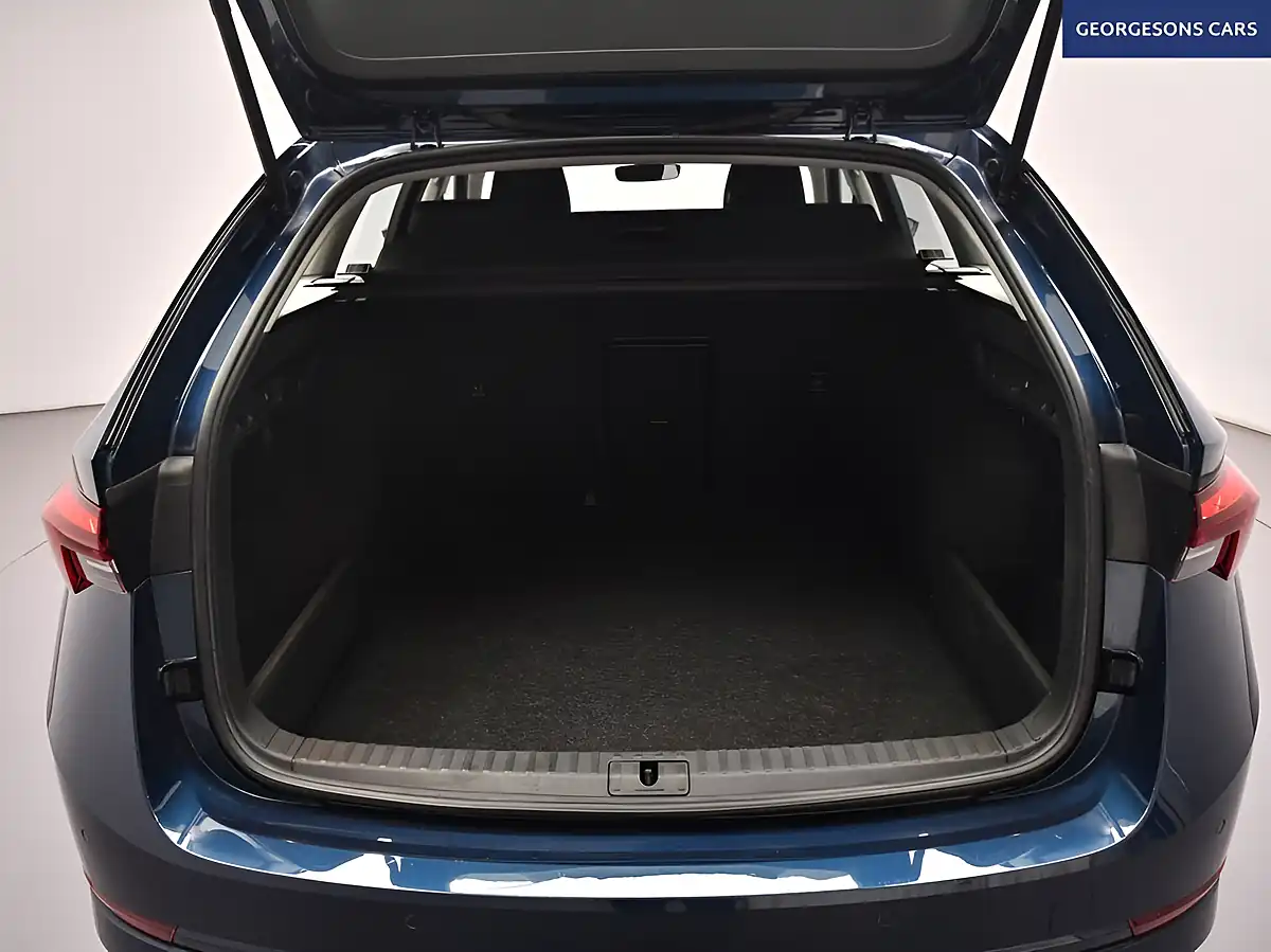 Used 2022 Skoda Octavia Se Technology Blue - Interior and Exterior details 9