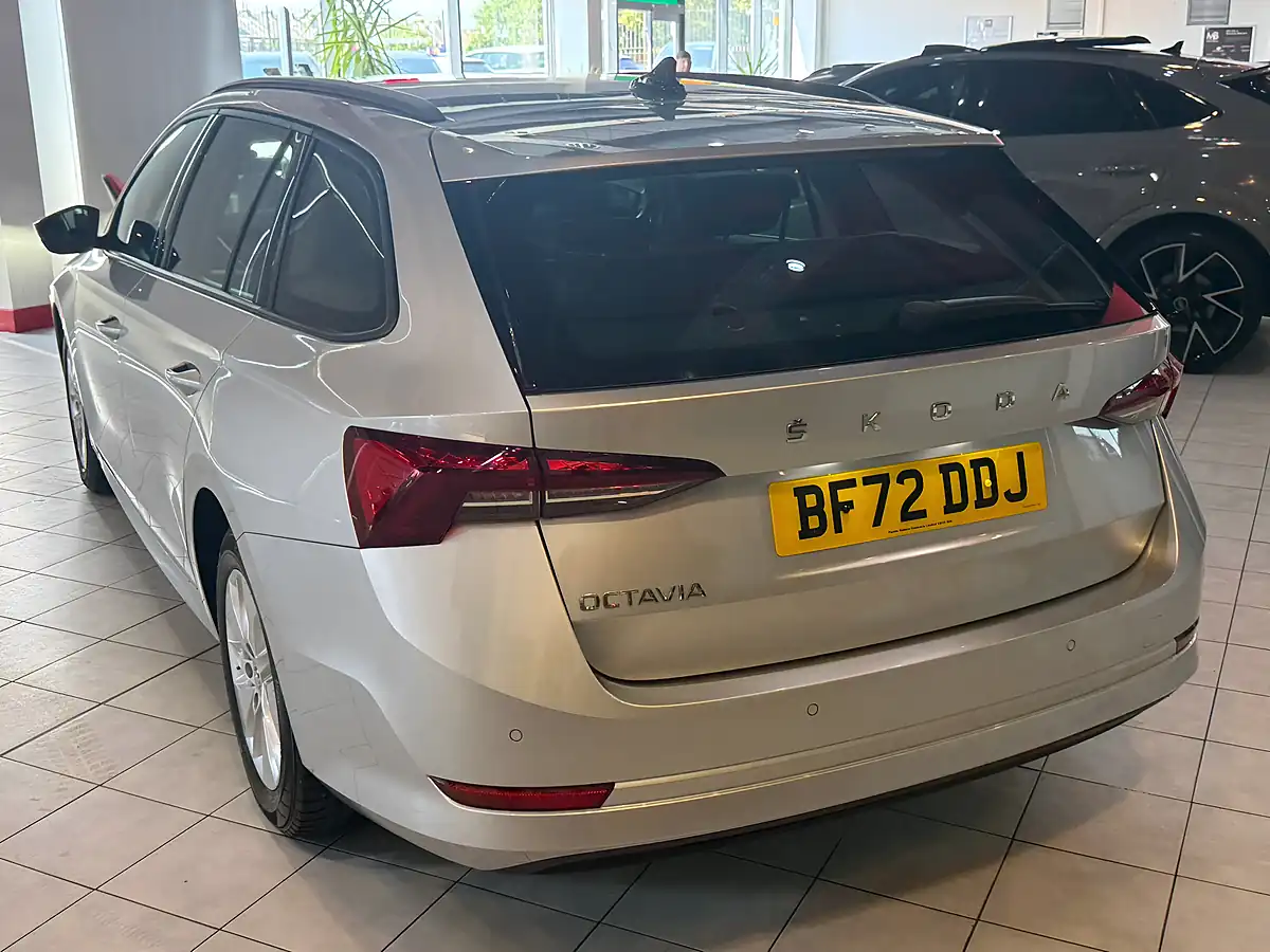 Used 2022 Skoda Octavia Se Technology Silver - Interior and Exterior details 6