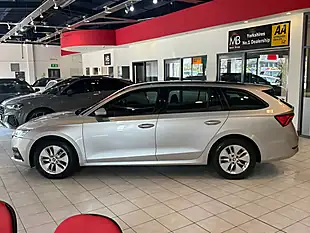 Used 2022 Skoda Octavia Se Technology Silver - Interior and Exterior details 5