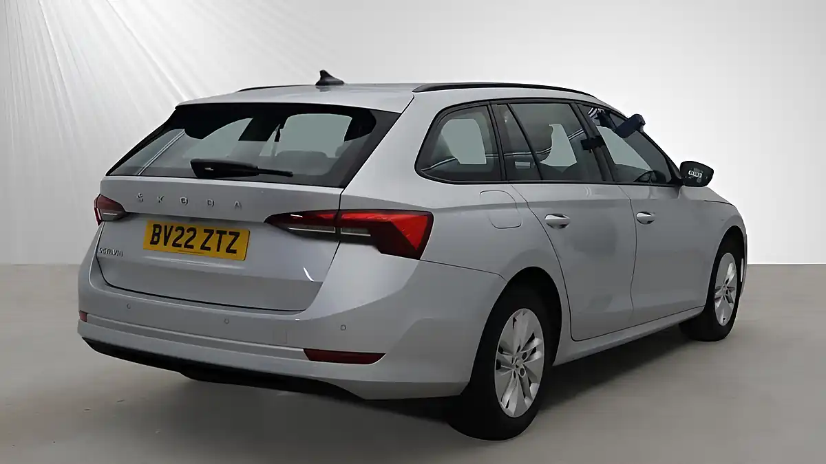 Used 2022 Skoda Octavia Se Technology Silver - Interior and Exterior details 12