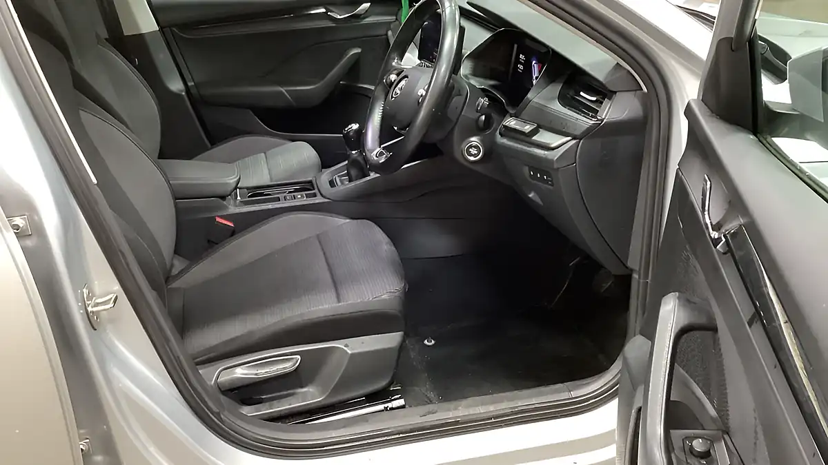 Used 2022 Skoda Octavia Se Technology Silver - Interior and Exterior details 14