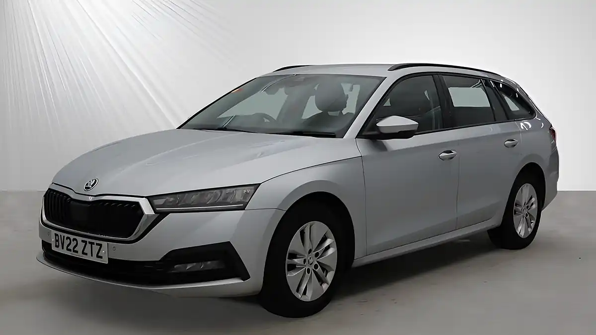 Used 2022 Skoda Octavia Se Technology Silver - Interior and Exterior details 4