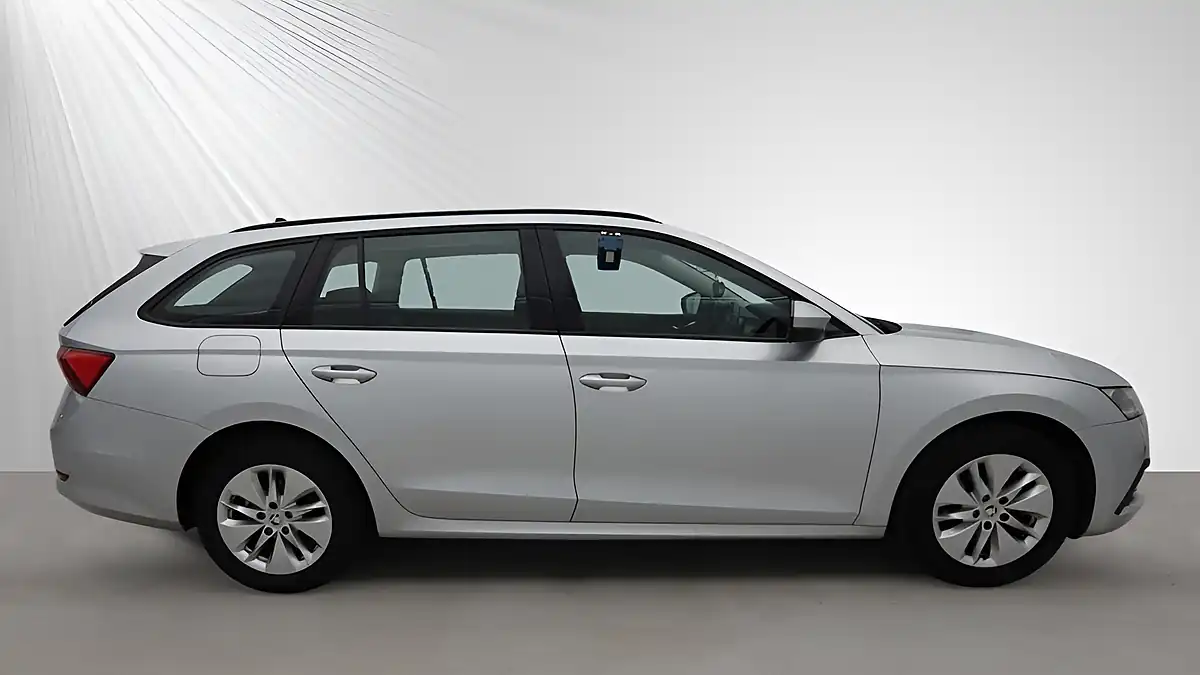 Used 2022 Skoda Octavia Se Technology Silver - Interior and Exterior details 8
