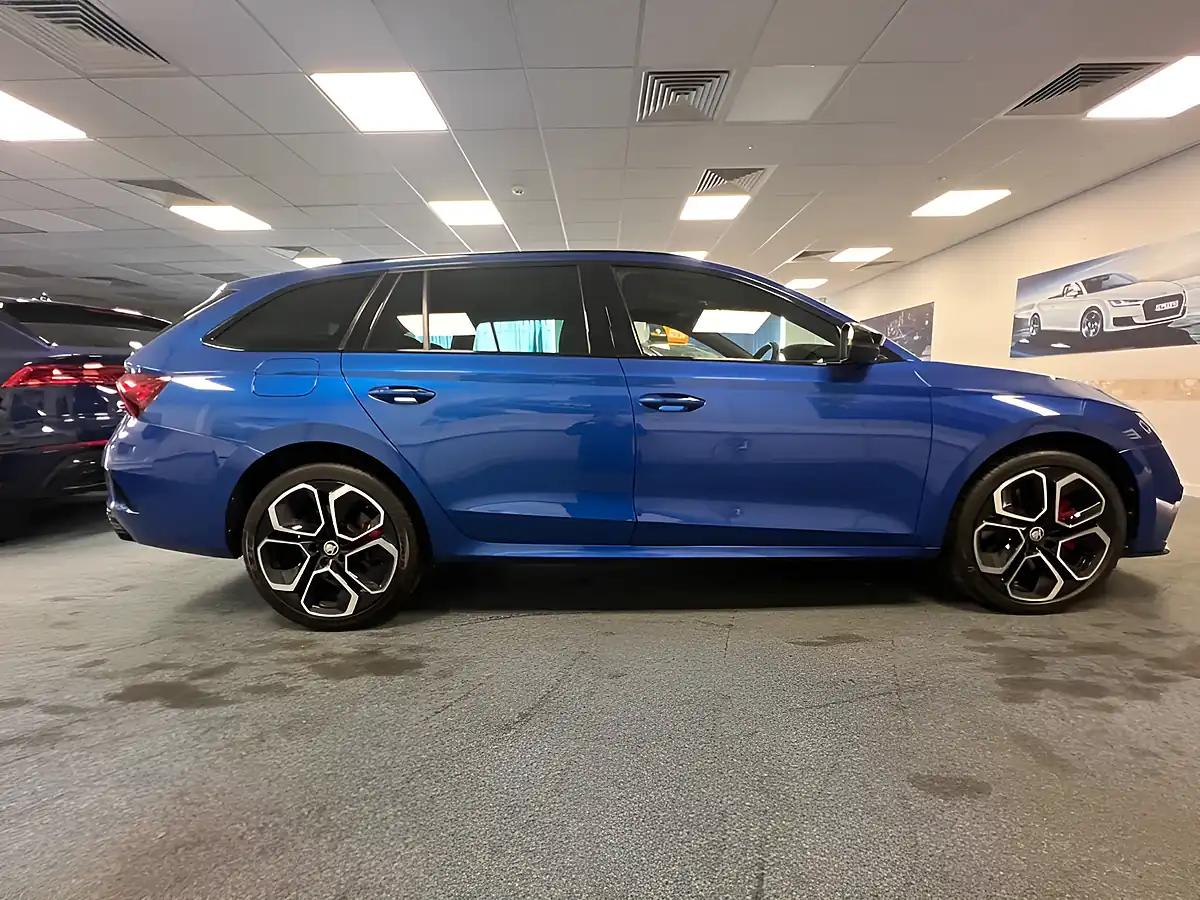 Used 2022 Skoda Octavia VRS Race Blue Metallic - Interior and Exterior details 5