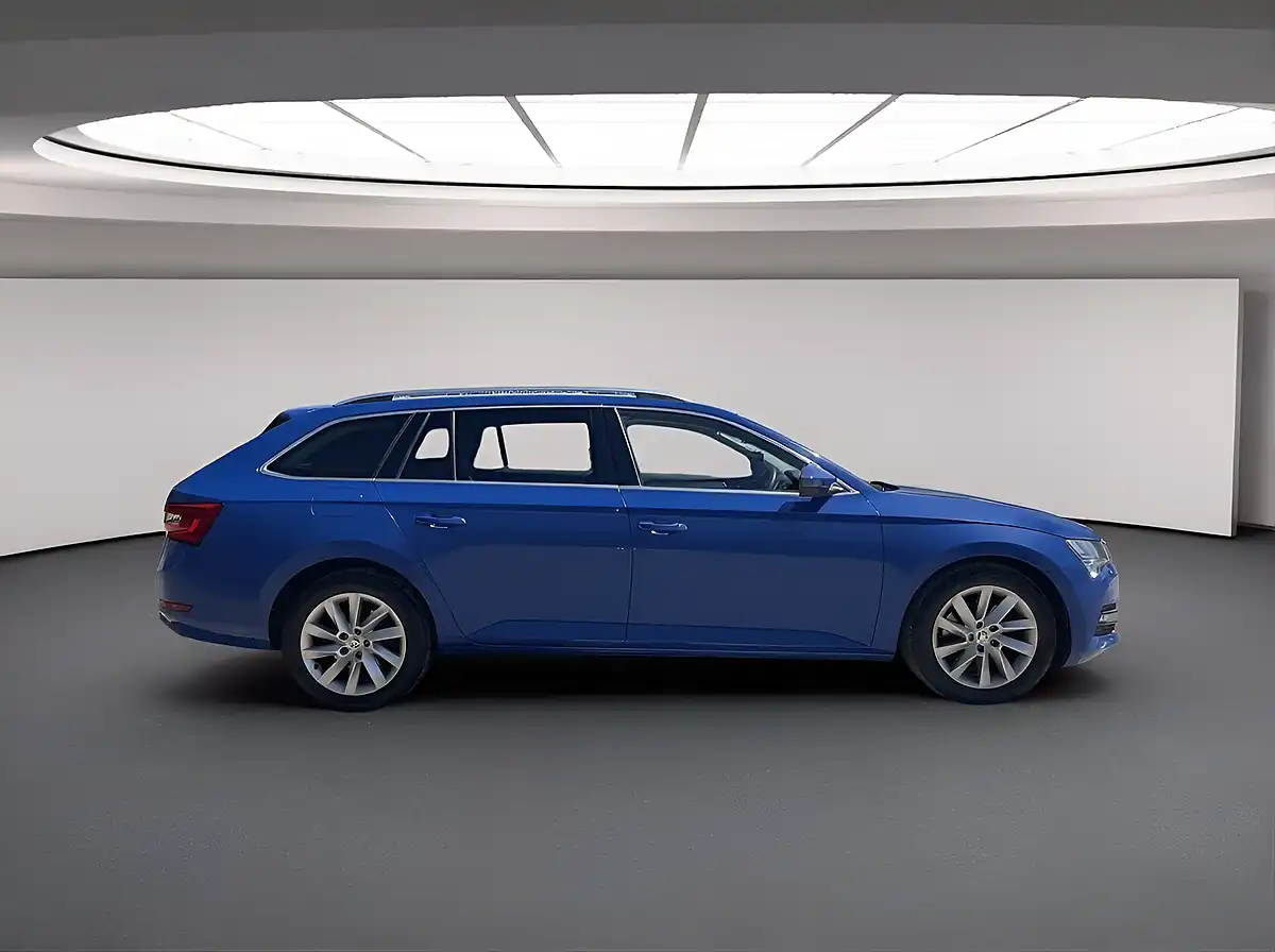 Used 2022 Skoda Superb Se Technology Blue - Interior and Exterior details 11