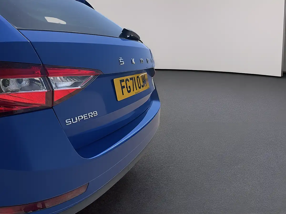 Used 2022 Skoda Superb Se Technology Blue - Interior and Exterior details 12