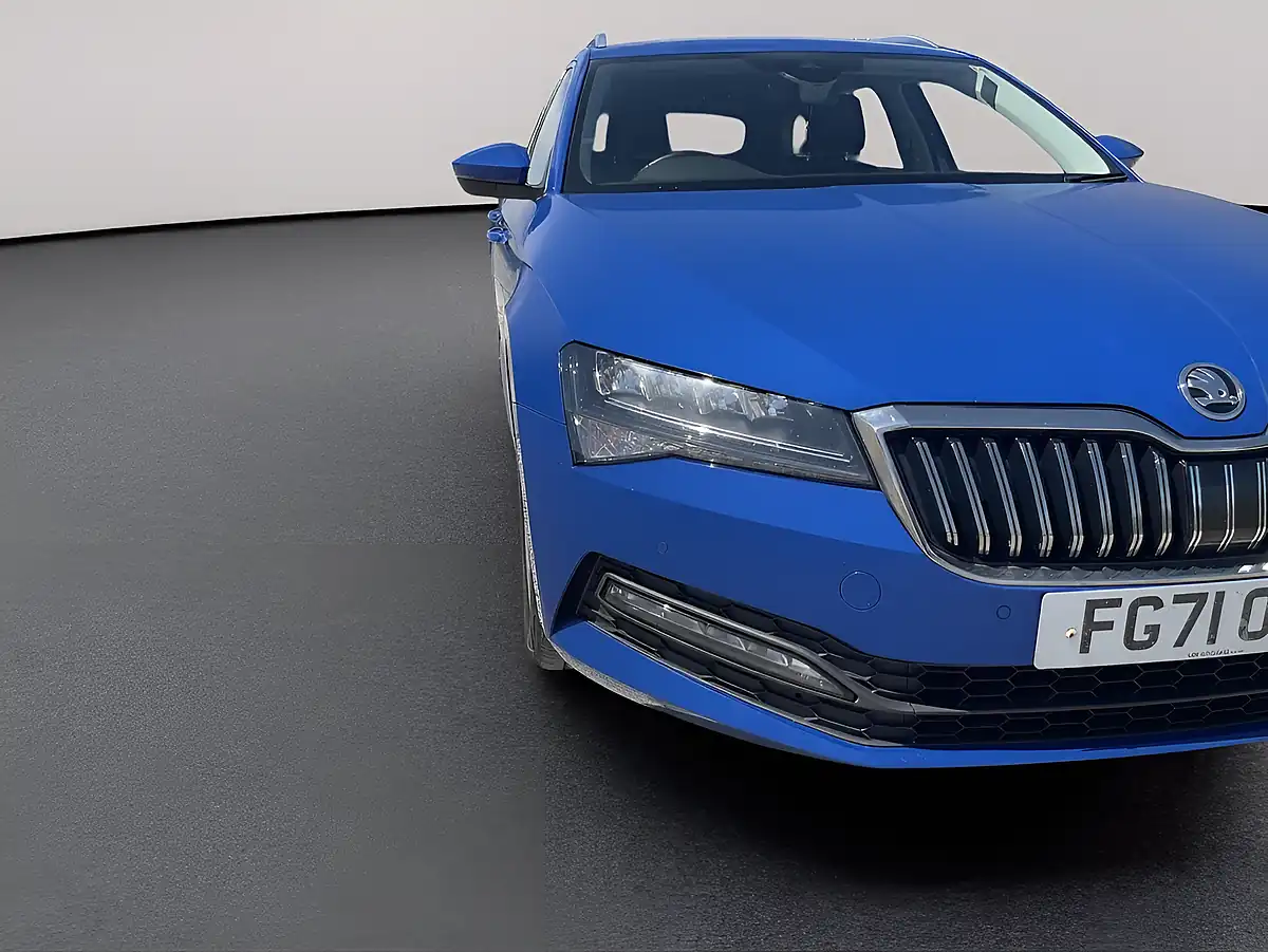Used 2022 Skoda Superb Se Technology Blue - Interior and Exterior details 13
