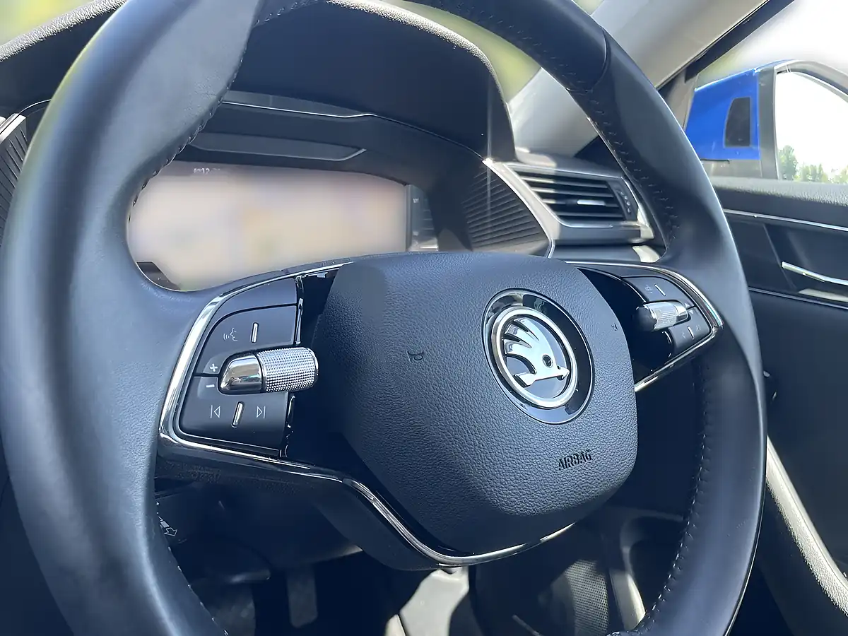 Used 2022 Skoda Superb Se Technology Blue - Interior and Exterior details 16