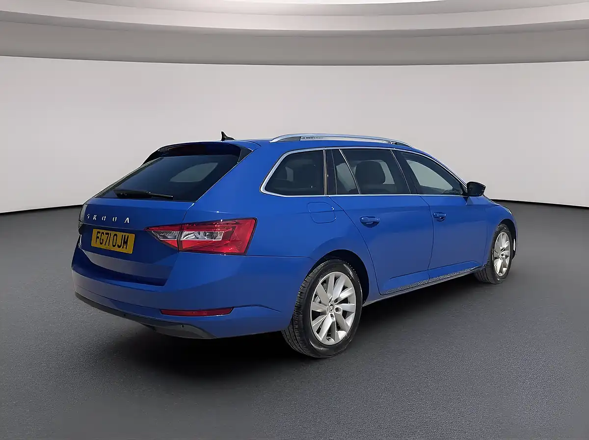 Used 2022 Skoda Superb Se Technology Blue - Interior and Exterior details 4