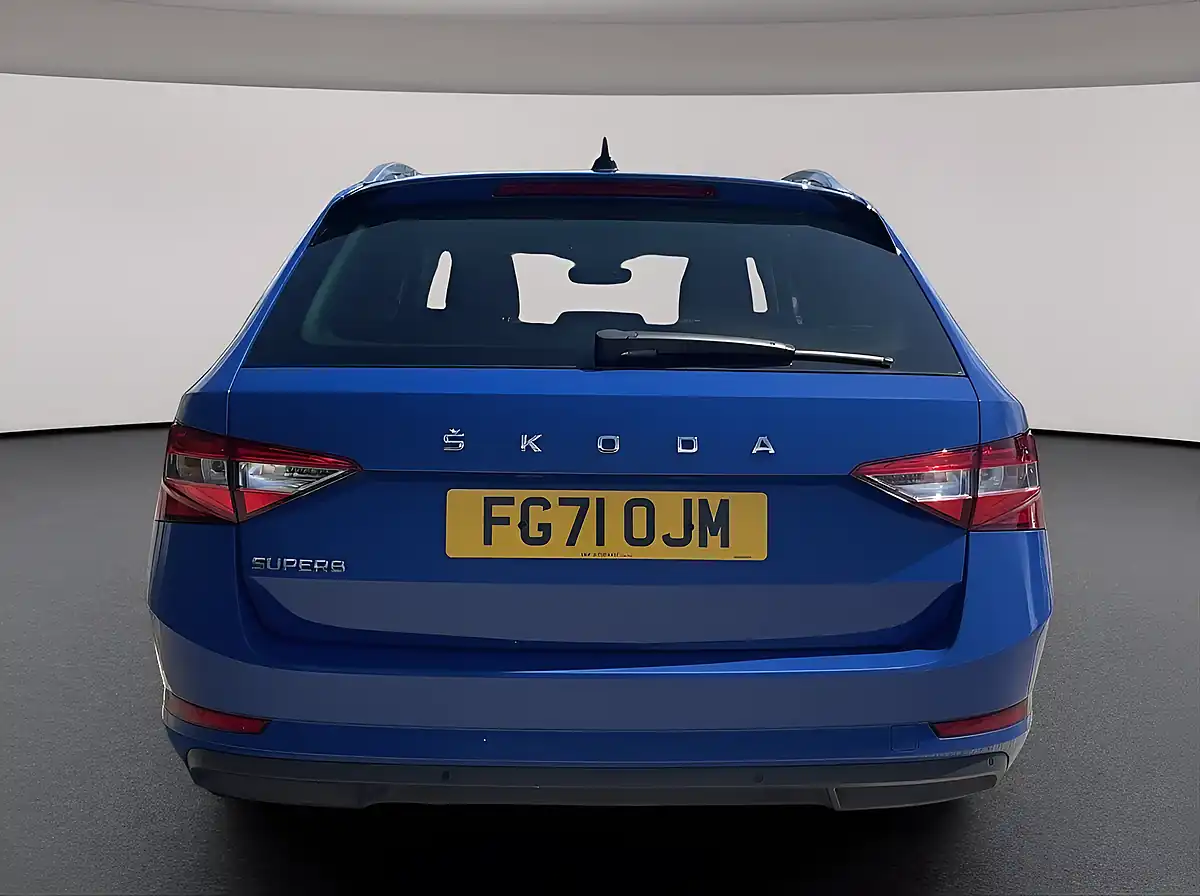 Used 2022 Skoda Superb Se Technology Blue - Interior and Exterior details 5