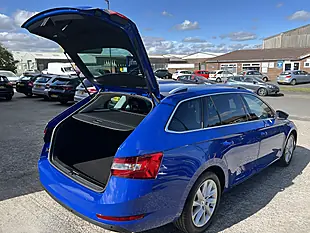 Used 2022 Skoda Superb Se Technology Energy Blue - Interior and Exterior details 17