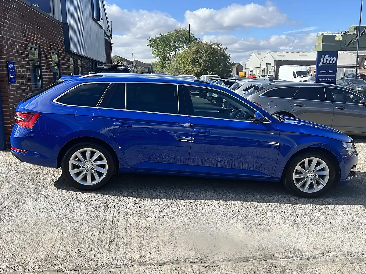 Used 2022 Skoda Superb Se Technology Energy Blue - Interior and Exterior details 5