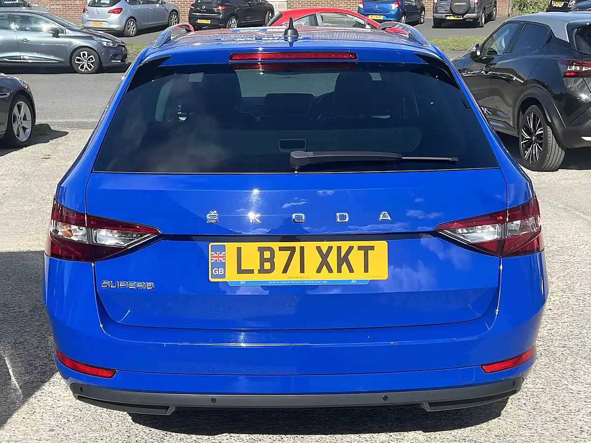 Used 2022 Skoda Superb Se Technology Energy Blue - Interior and Exterior details 7