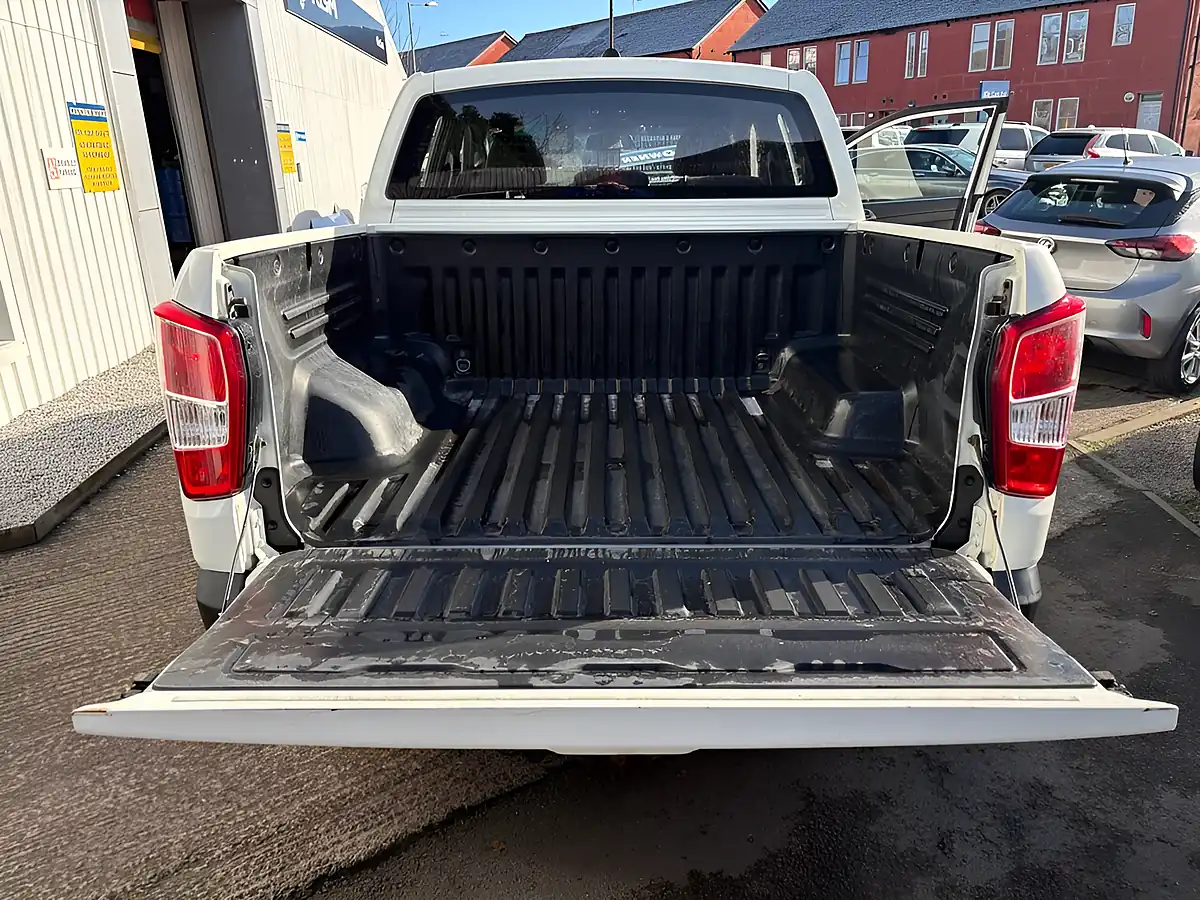 Used 2022 Ssangyong Musso Ex Grand White - Interior and Exterior details 13
