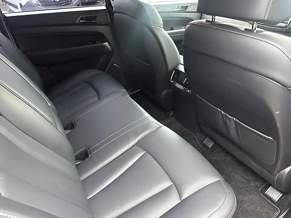 Used 2022 Ssangyong Musso Rhino Red - Interior and Exterior details 8