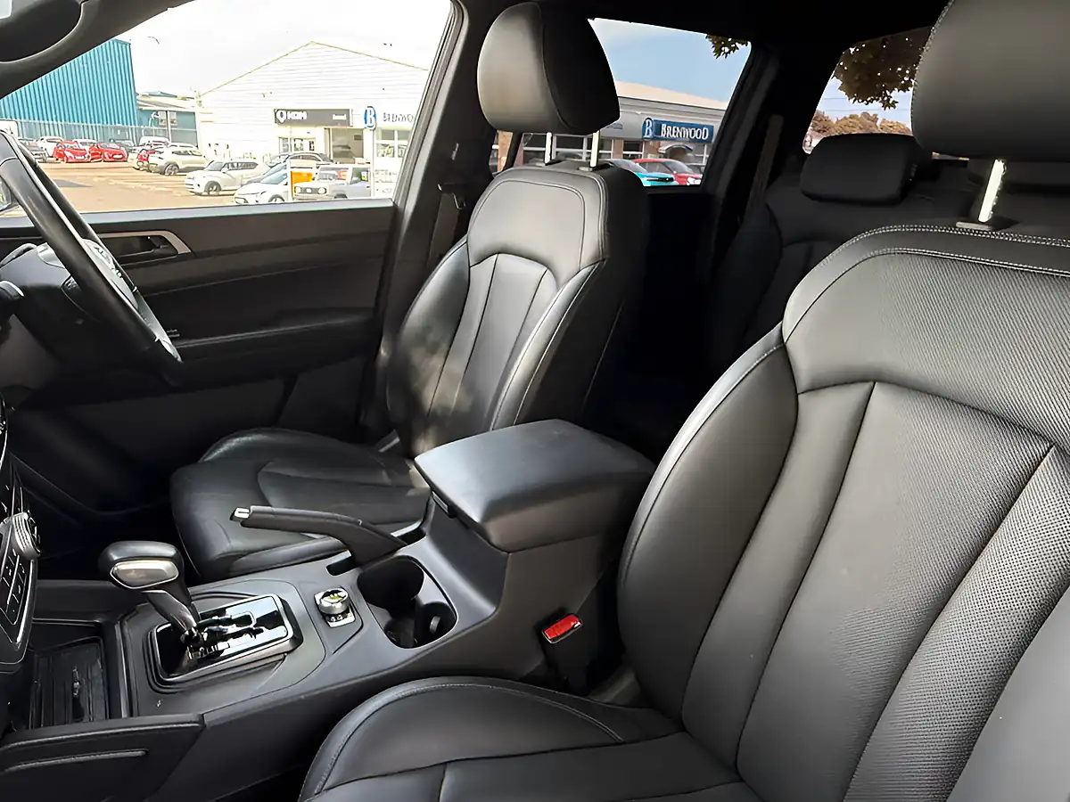 Used 2022 Ssangyong Musso Saracen Black - Interior and Exterior details 12