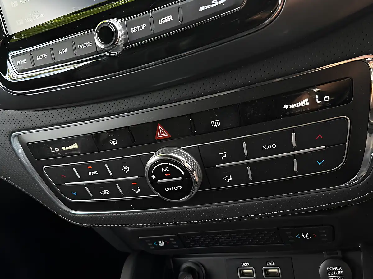 Used 2022 Ssangyong Musso Saracen Black - Interior and Exterior details 14