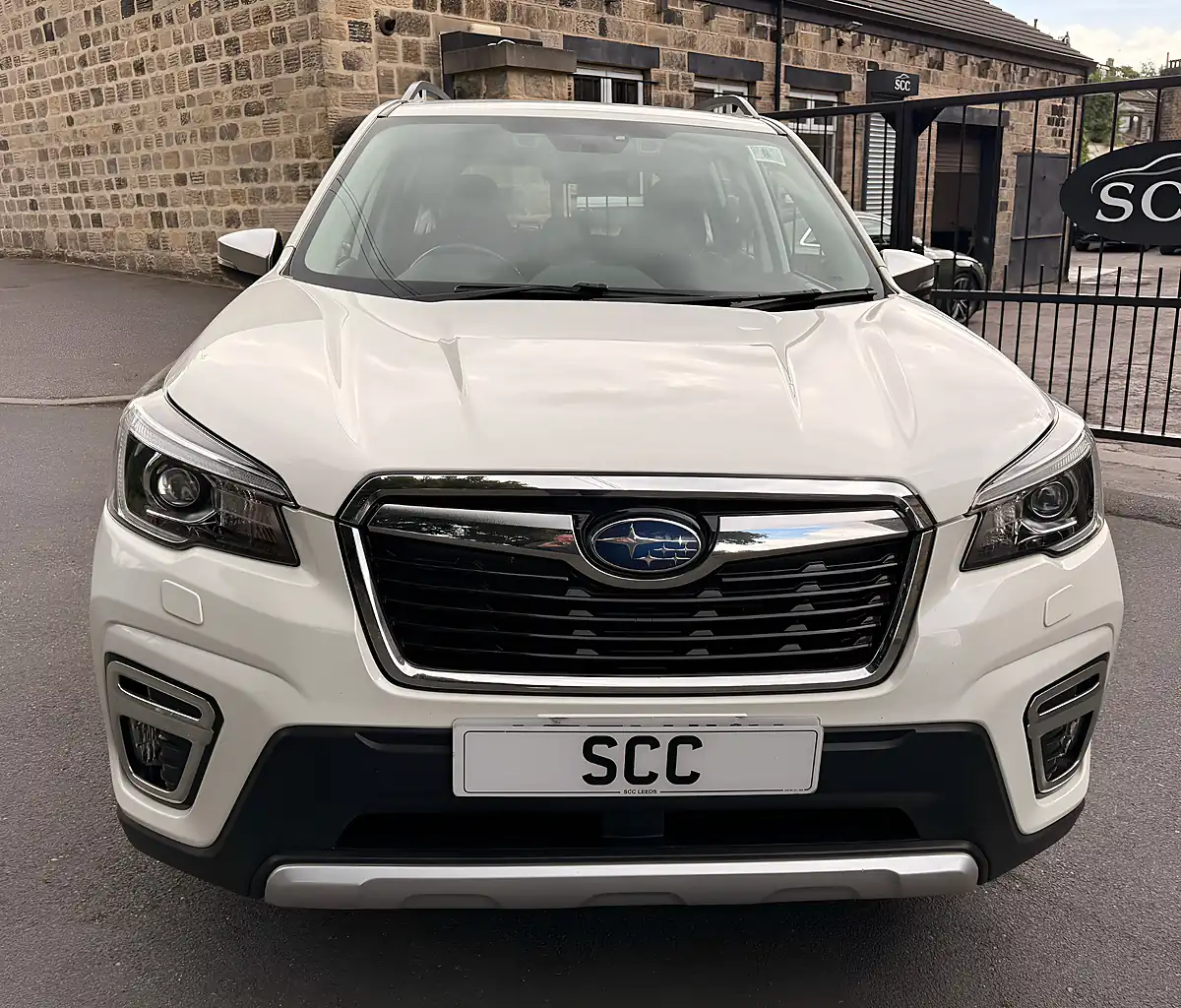 Used 2022 Subaru Forester Xe Crystal White Pearl - Interior and Exterior details 8