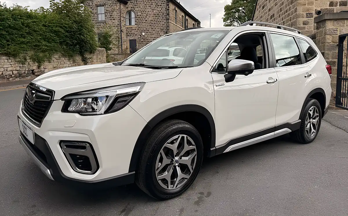 Used 2022 Subaru Forester Xe Crystal White Pearl - Interior and Exterior details 9