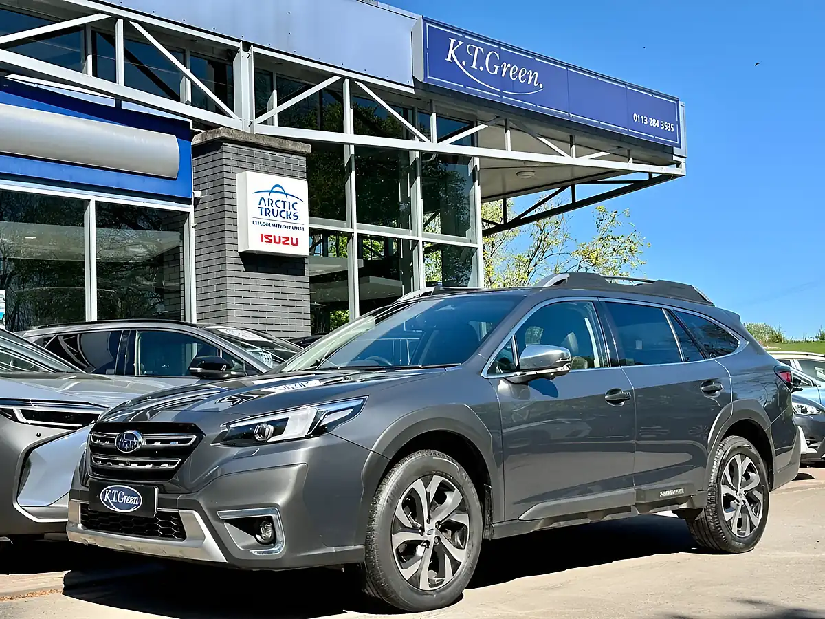 Used 2022 Subaru Outback Touring Grey - Front View