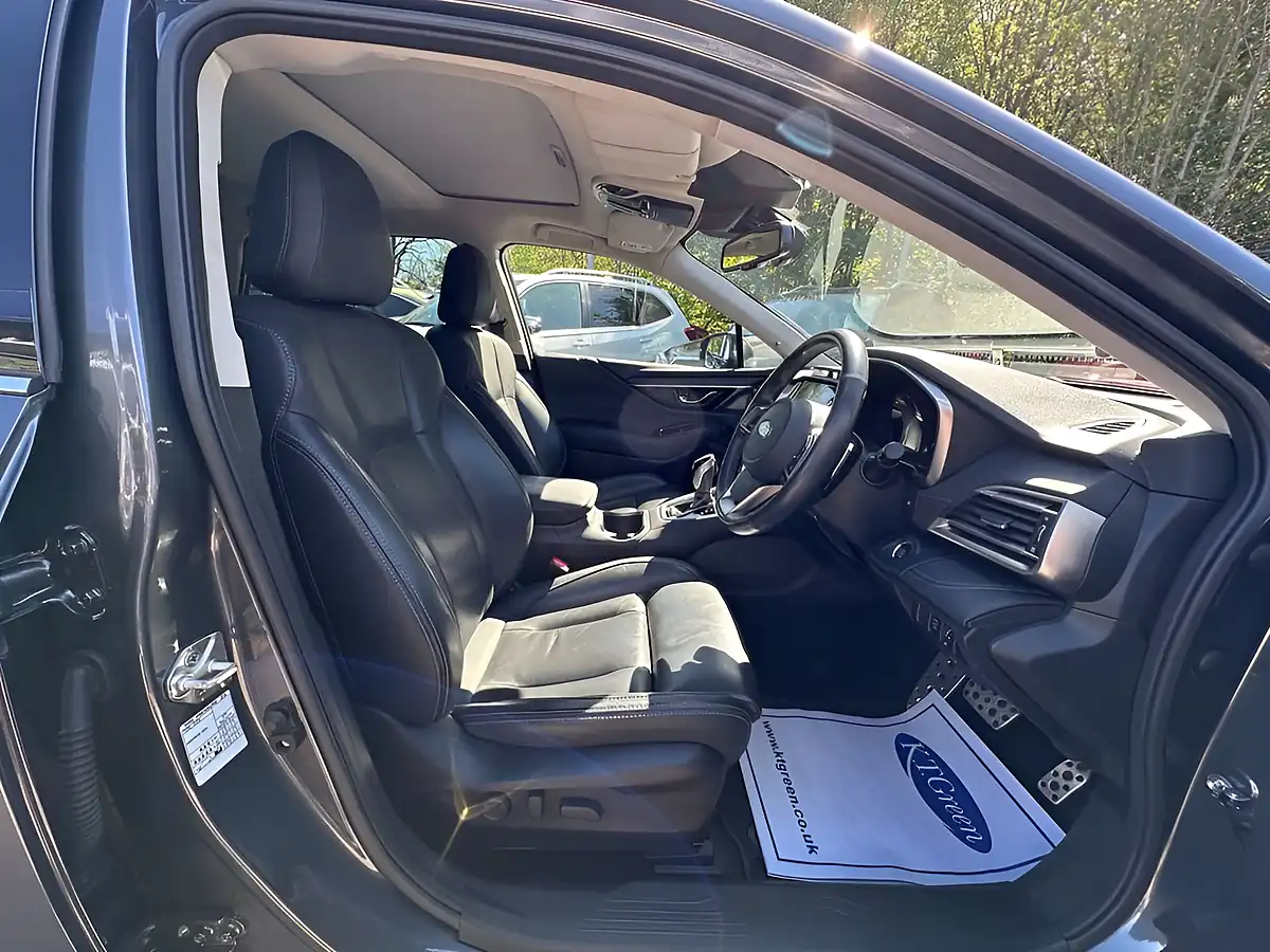 Used 2022 Subaru Outback Touring Grey - Interior and Exterior details 7