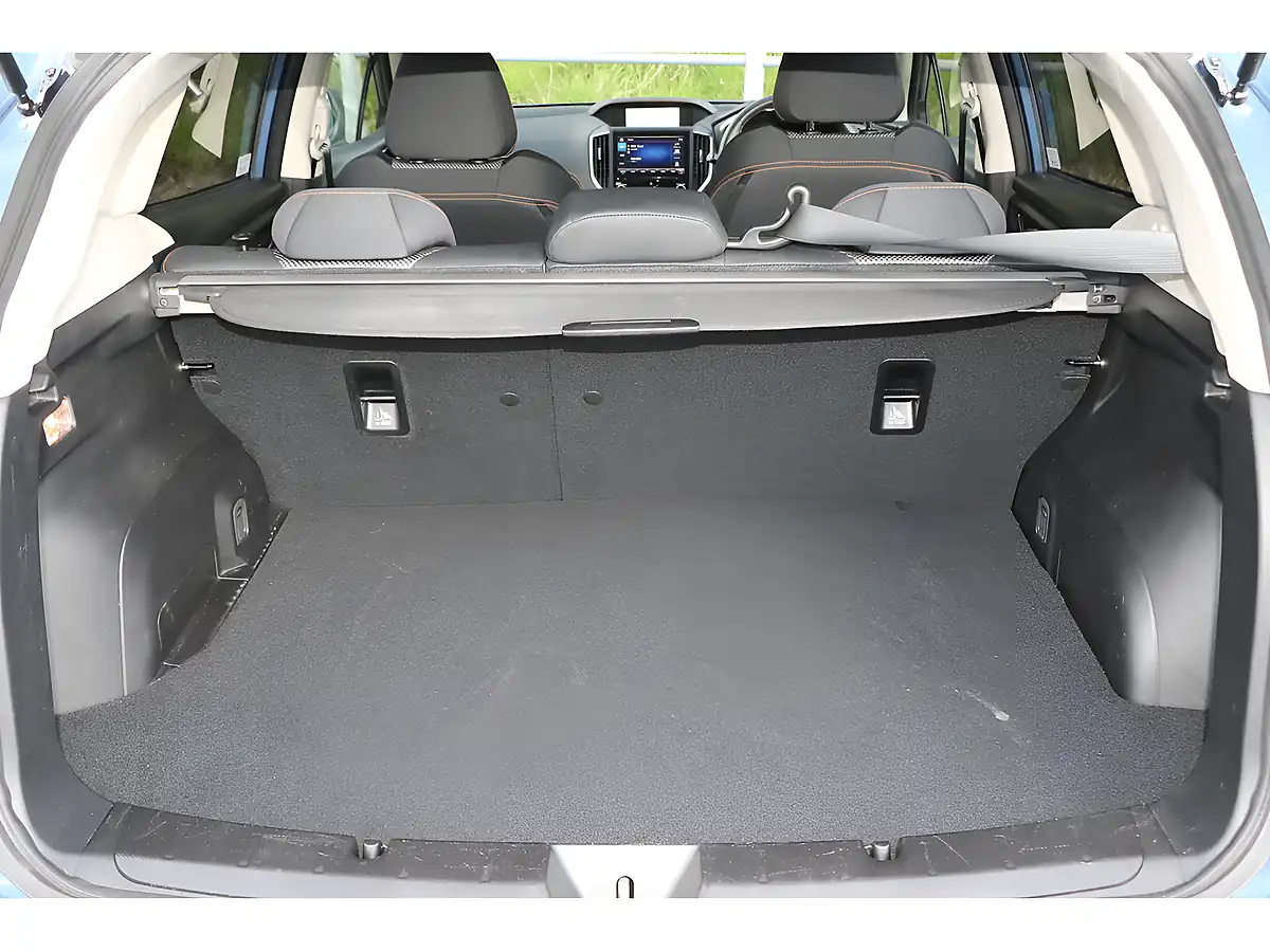 Used 2022 Subaru Xv Se Blue - Interior and Exterior details 16