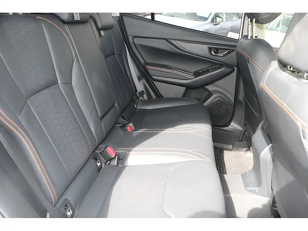 Used 2022 Subaru Xv Se Premium White - Interior and Exterior details 12