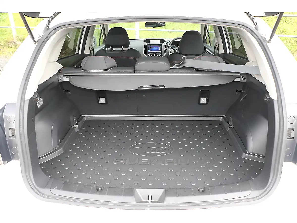 Used 2022 Subaru Xv Se White - Interior and Exterior details 10