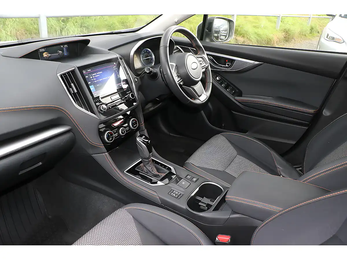Used 2022 Subaru Xv Se White - Interior and Exterior details 12
