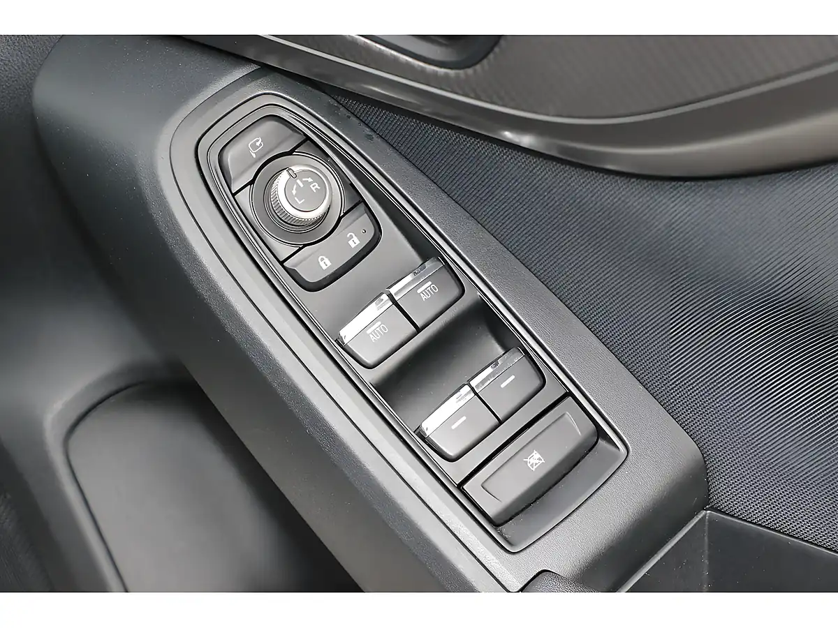 Used 2022 Subaru Xv Se White - Interior and Exterior details 15