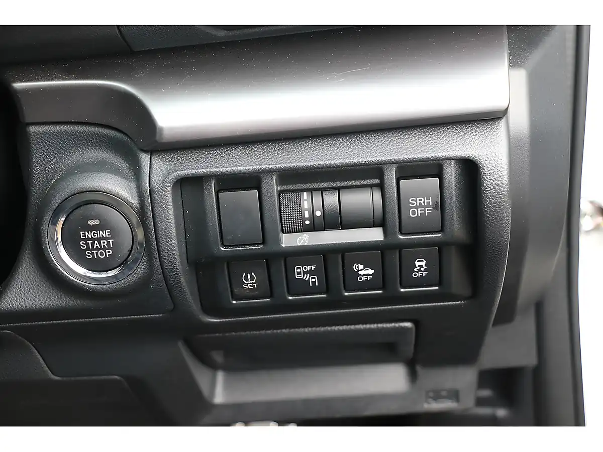 Used 2022 Subaru Xv Se White - Interior and Exterior details 16