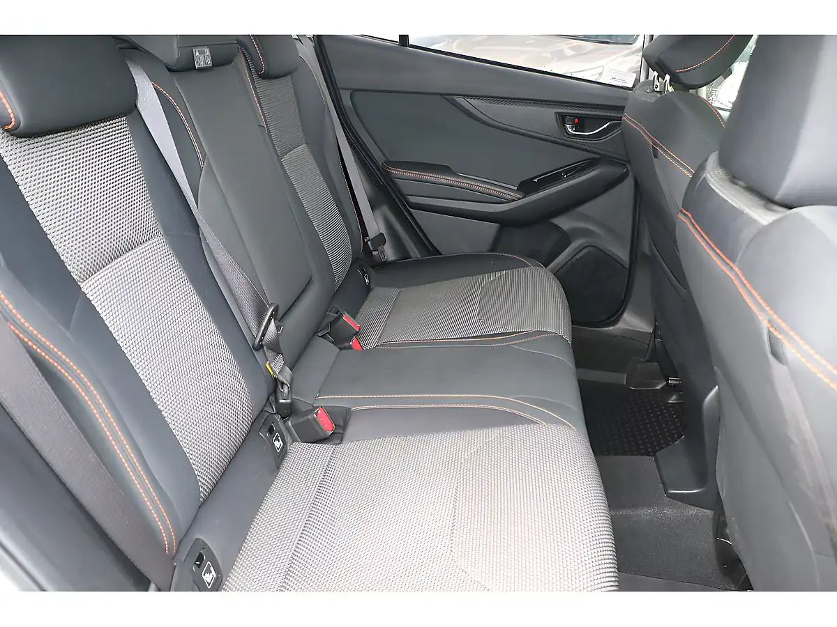 Used 2022 Subaru Xv Se White - Interior and Exterior details 6