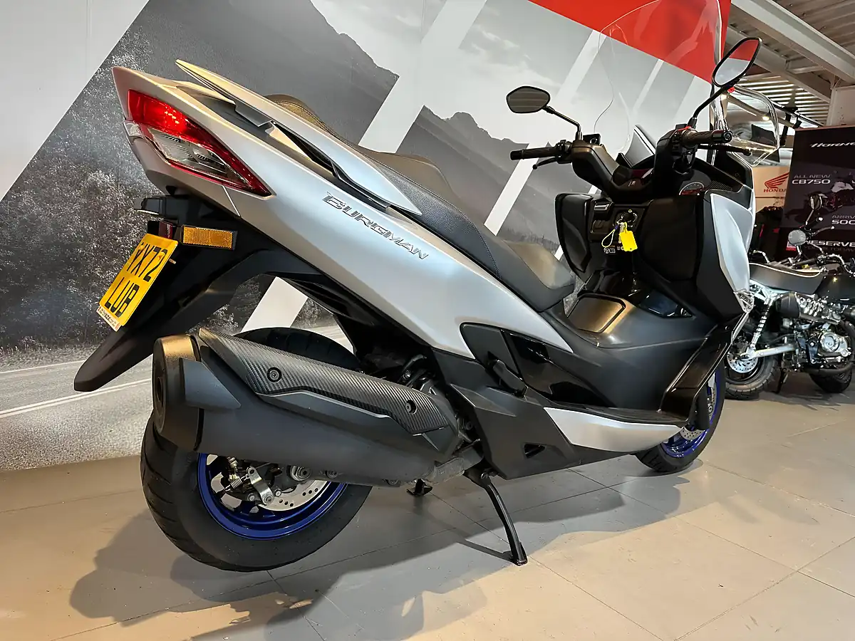 Used 2022 Suzuki Burgman 400 Silver - Interior and Exterior details 3
