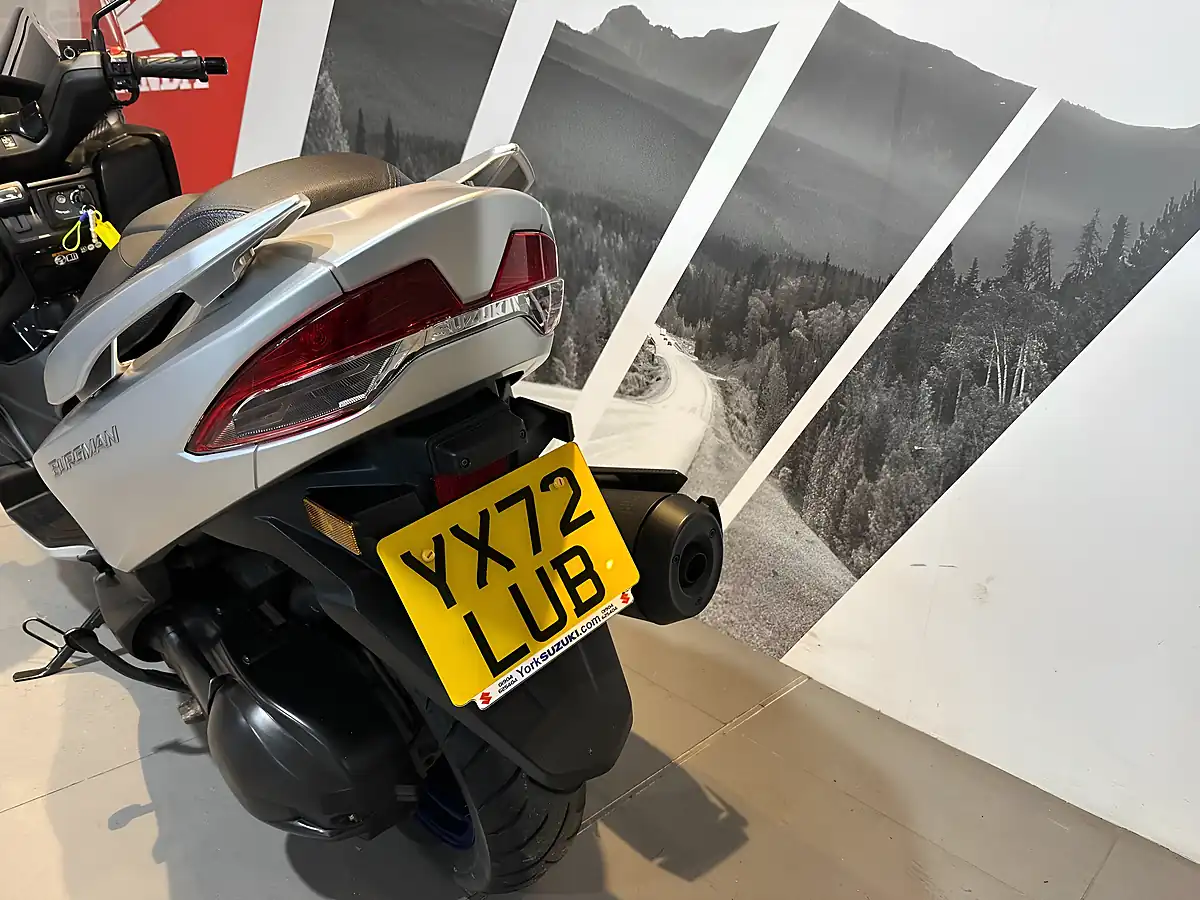 Used 2022 Suzuki Burgman 400 Silver - Interior and Exterior details 6