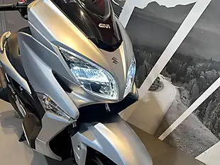 Used 2022 Suzuki Burgman 400 Silver - Interior and Exterior details 8
