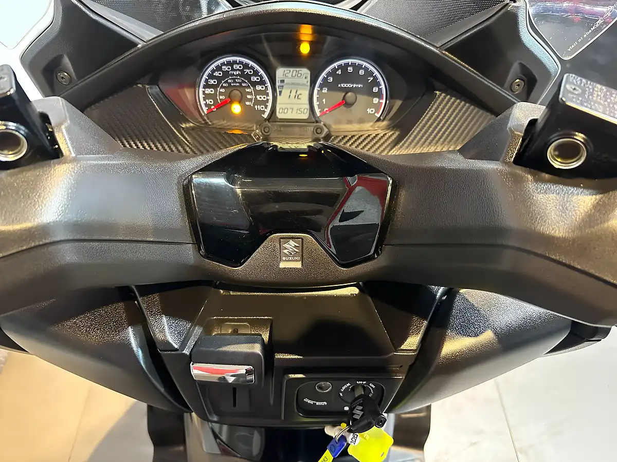 Used 2022 Suzuki Burgman 400 Silver - Interior and Exterior details 9