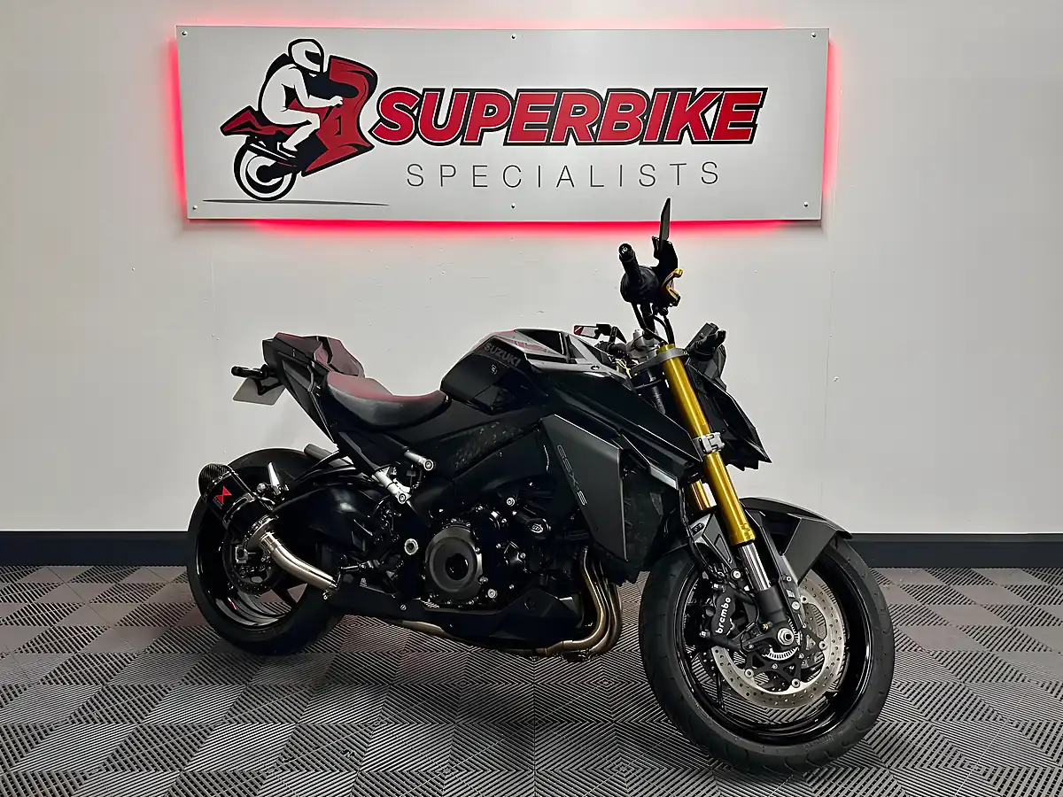 Used 2022 Suzuki GSX-S1000 Naked Black - Front View
