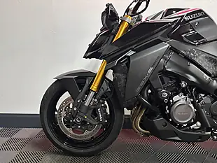 Used 2022 Suzuki GSX-S1000 Naked Black - Interior and Exterior details 13