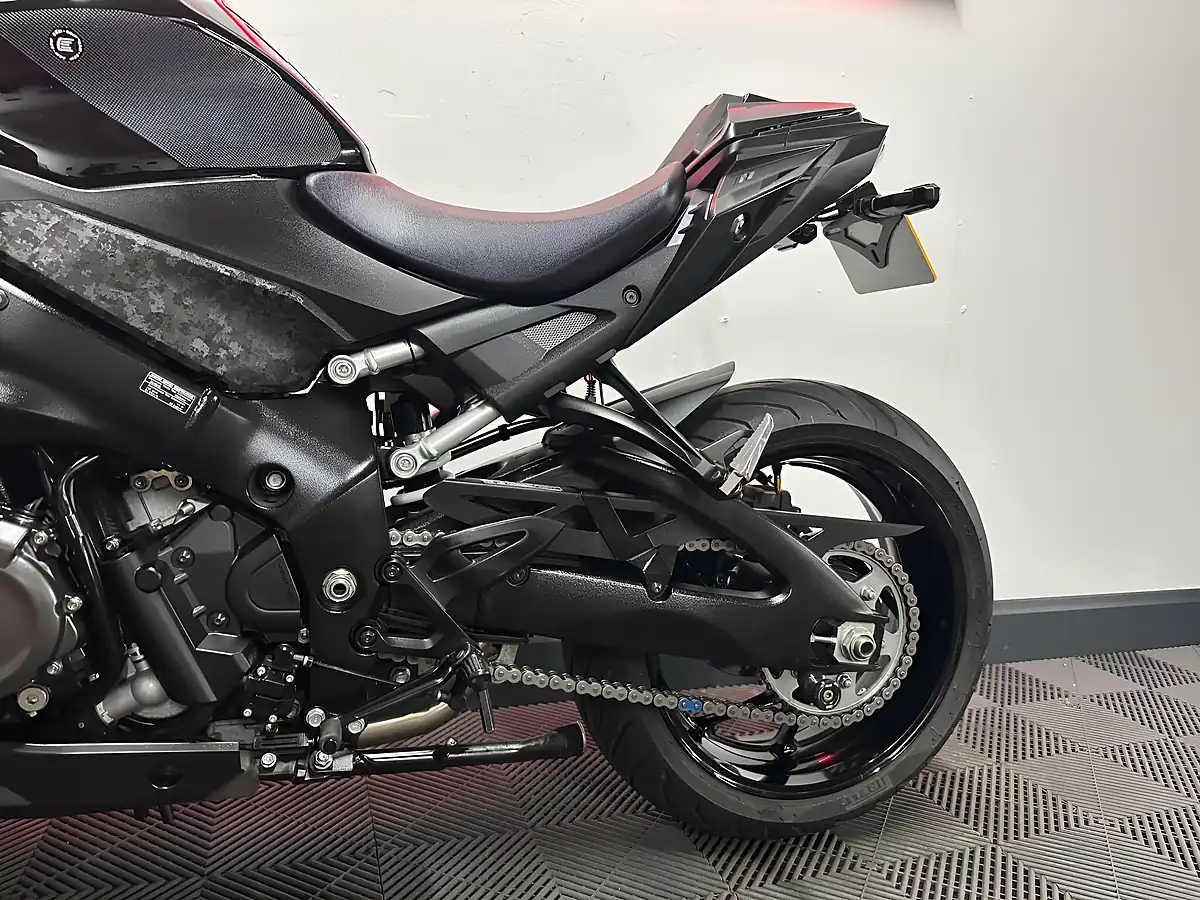 Used 2022 Suzuki GSX-S1000 Naked Black - Interior and Exterior details 15