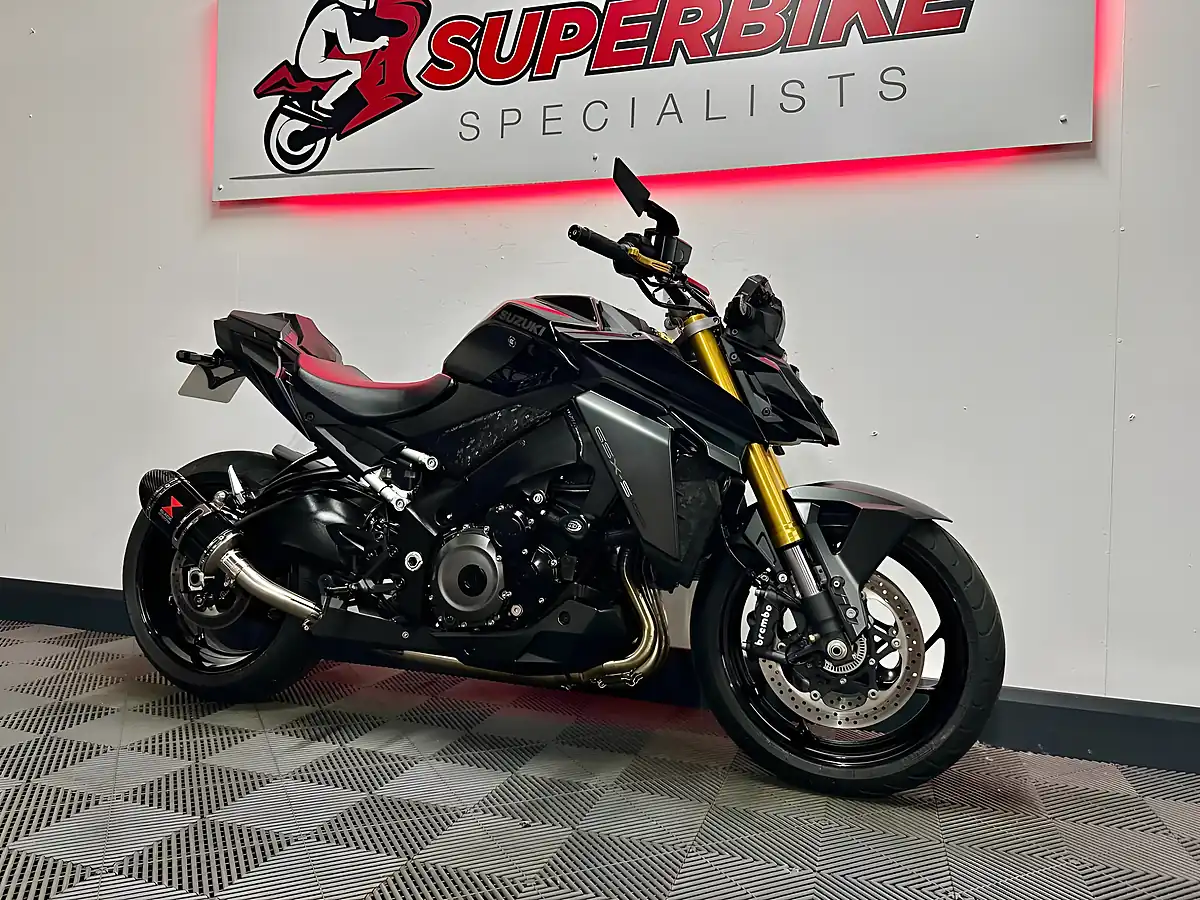 Used 2022 Suzuki GSX-S1000 Naked Black - Interior and Exterior details 3