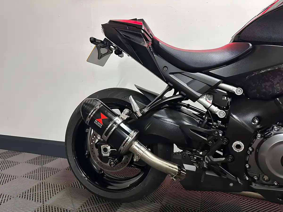 Used 2022 Suzuki GSX-S1000 Naked Black - Interior and Exterior details 6