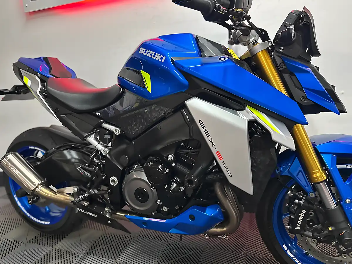 Used 2022 Suzuki GSX-S1000 Naked Blue - Interior and Exterior details 17